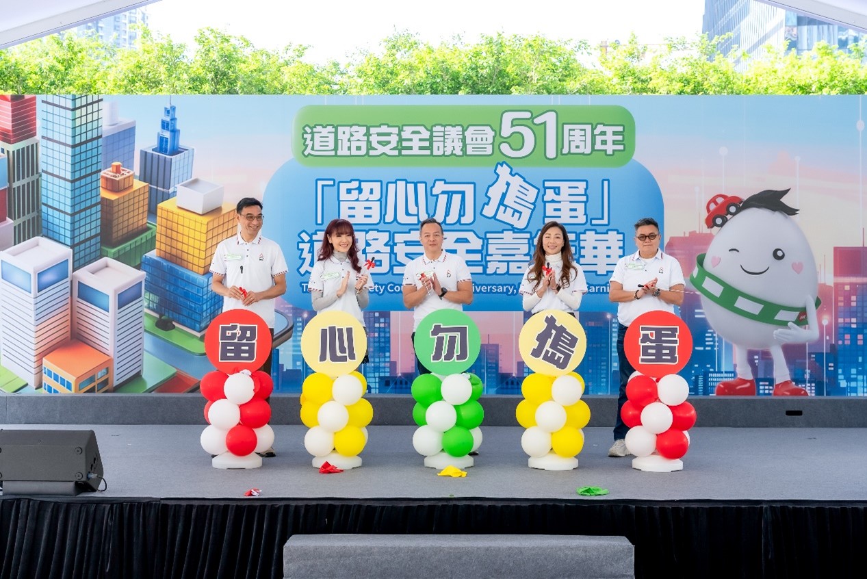 DSC241201.3.jpg (299 KB)